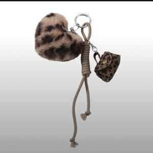 CAROLE INC-Leopard Print🤎 Heart Keychain Accessory